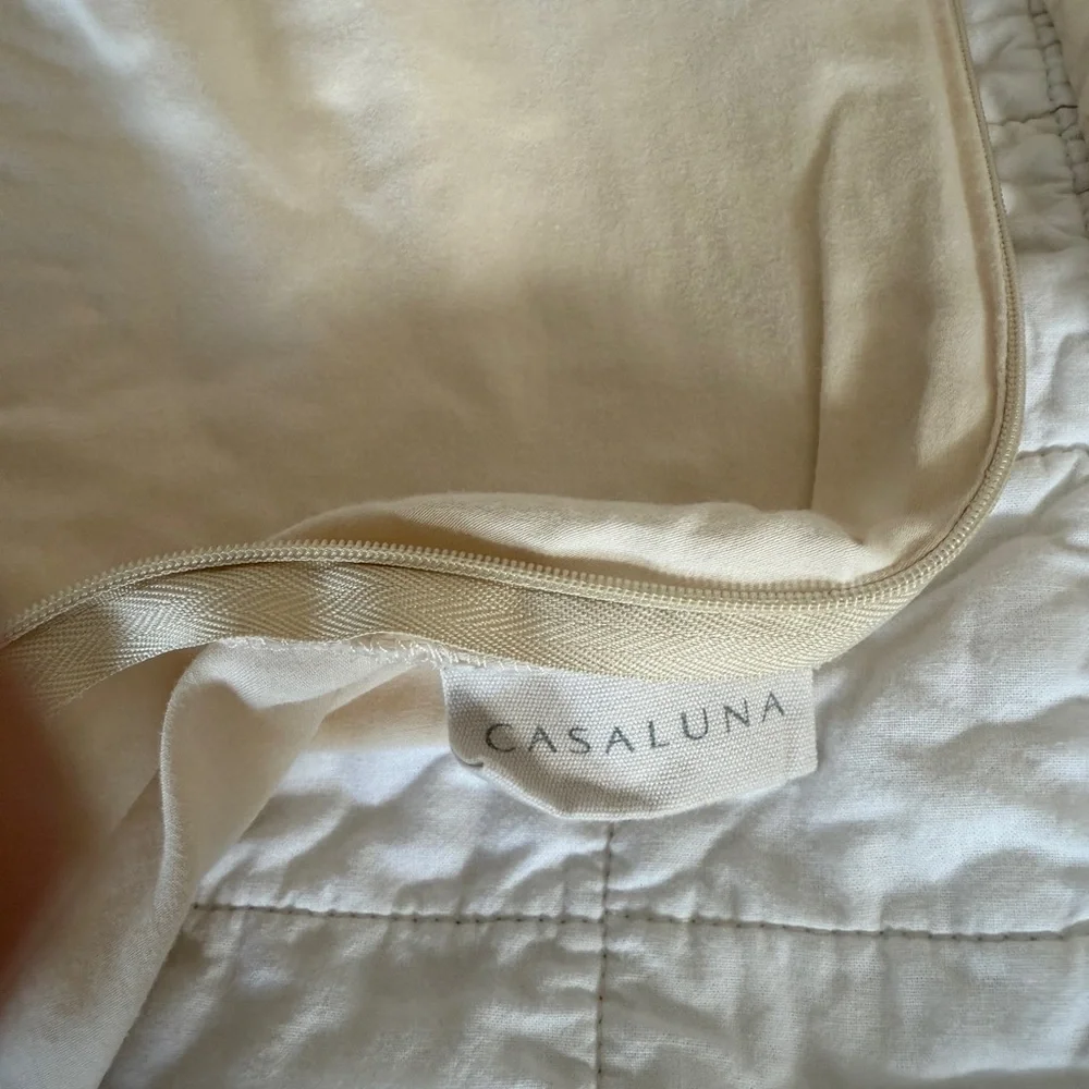 Casaluna Standard Heavyweight Linen Blend Quilt Pillow Sham, Great Condition - Picture 3 of 3